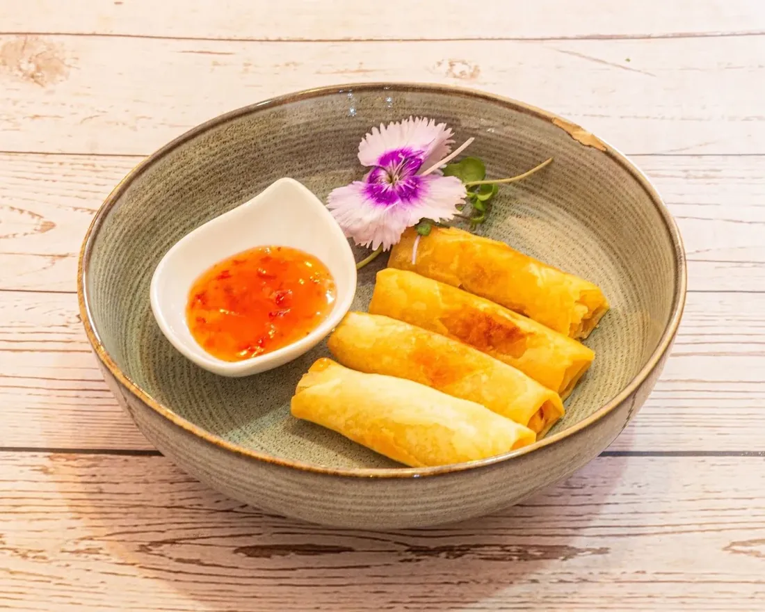 Crepes chineses com molho agridoce